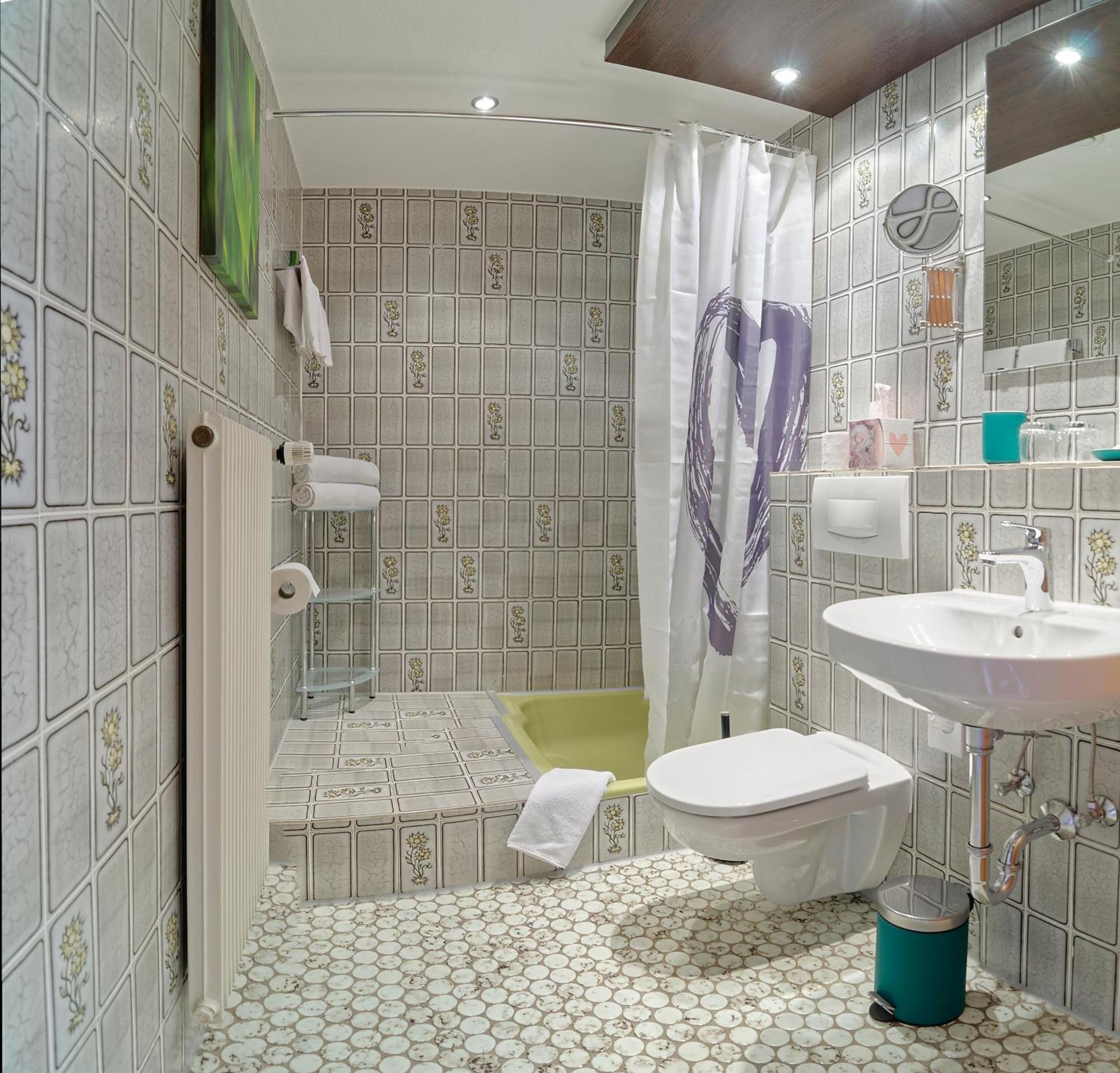 Kraeuterhex' Reutin Hotell Alpirsbach Rom bilde